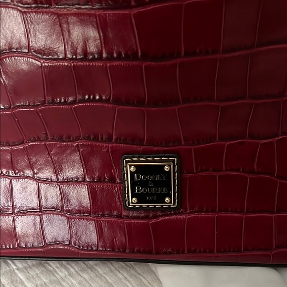 Dooney & Bourke Red Croc-Embossed Crossbody Bag - Picture 3 of 9
